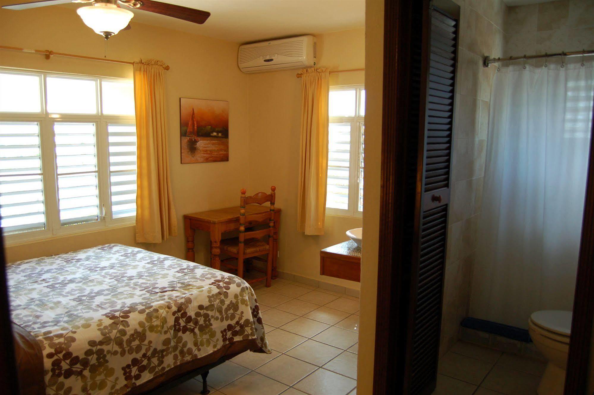 Villa Coral Guesthouse Вьекес Экстерьер фото